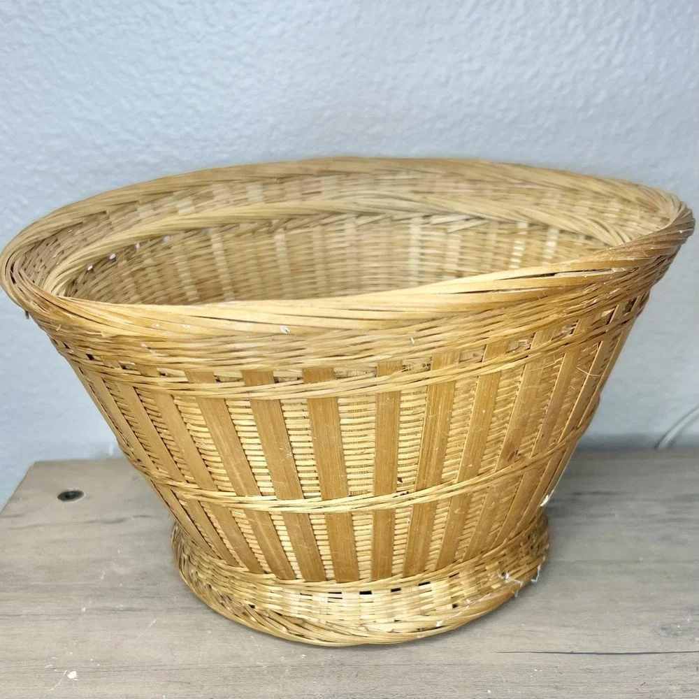 Vintage Handwoven Wicker Basket 5